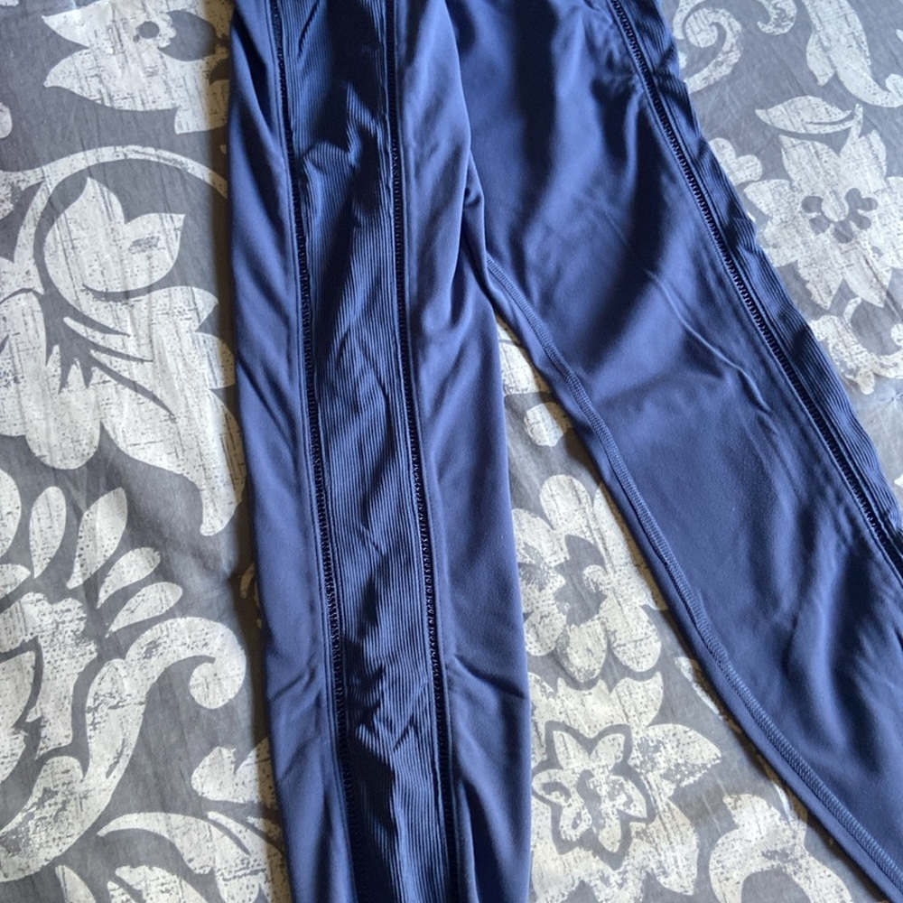 Women’s Nike leggings size medium - Picture 6 of 6